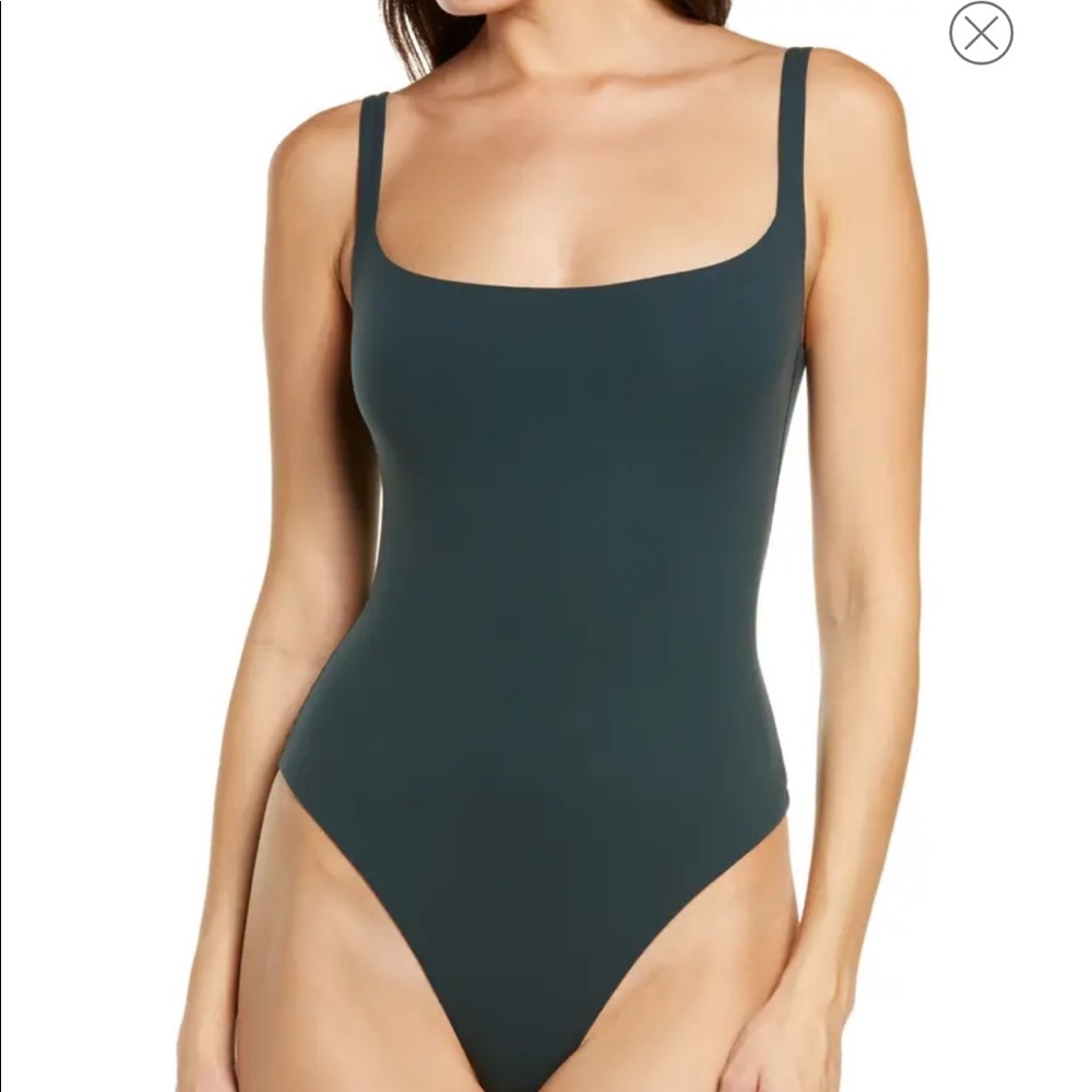 NWT SKIMS FITS EVERYBODY IN CYPRESS SIZE XL